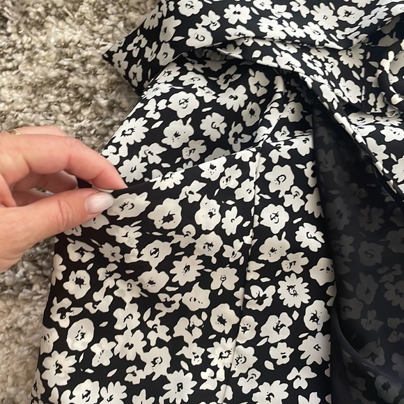 Heartloom Size Med Dress black/white floral - Picture 5 of 5